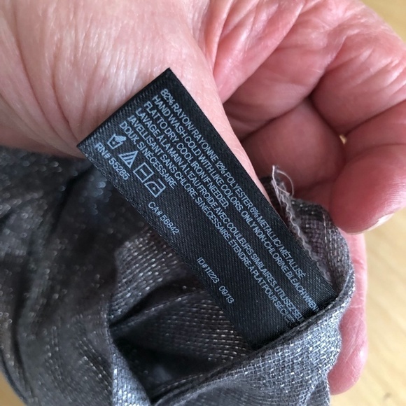 EXPRESS Silky Metallic Lightweight Scarf - Picture 4 of 7